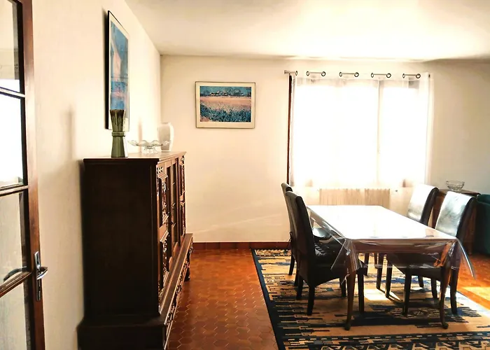 Spacieux Proche Centre Et Piscine Apartment Condom